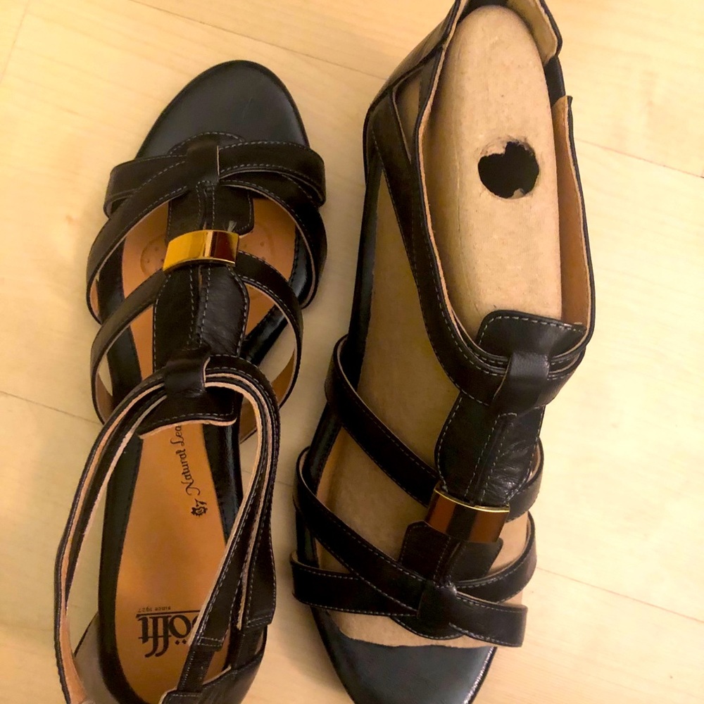 NWT sofft wedge sandals